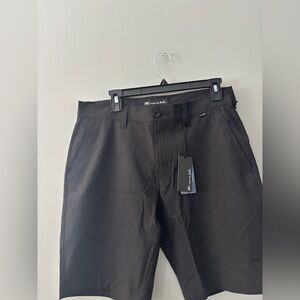 Travis Mathew Black black shorts size 32